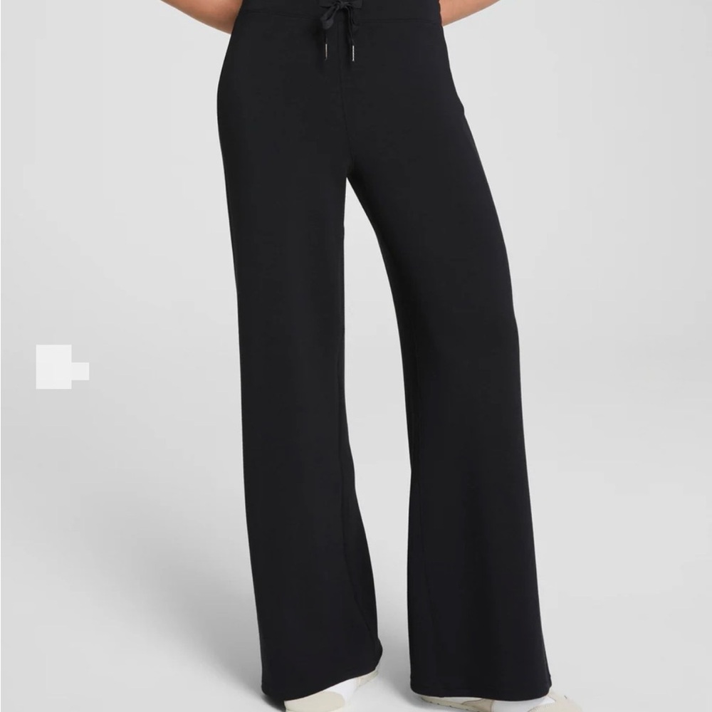 SPANX AirEssentials Black Wide-Leg Pants - Size Large